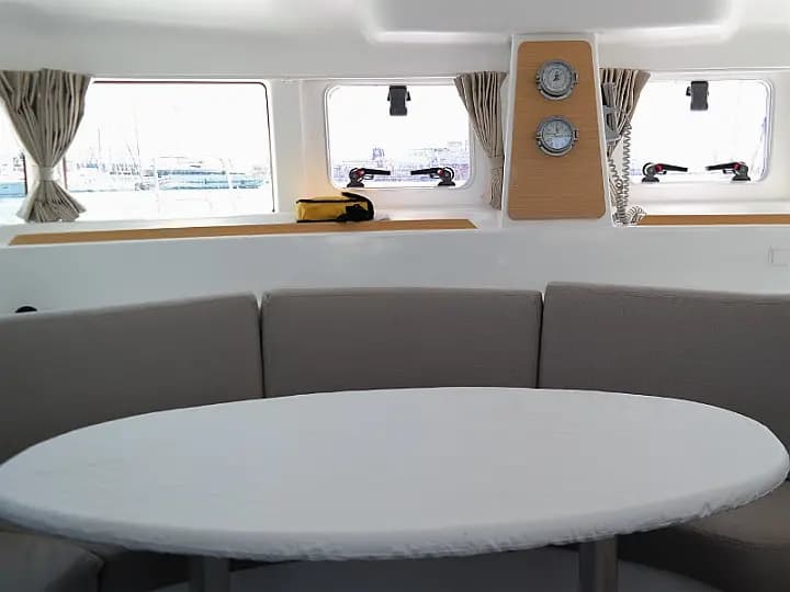 Lagoon 380 in Rhodes New Marina - Photo 4