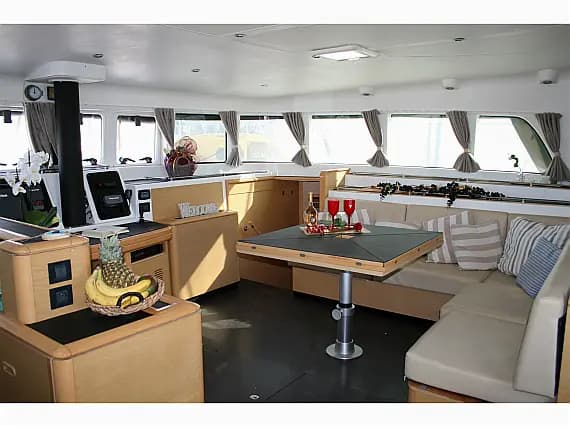 Lagoon 500 in Athens / Alimos Marina - Photo 2