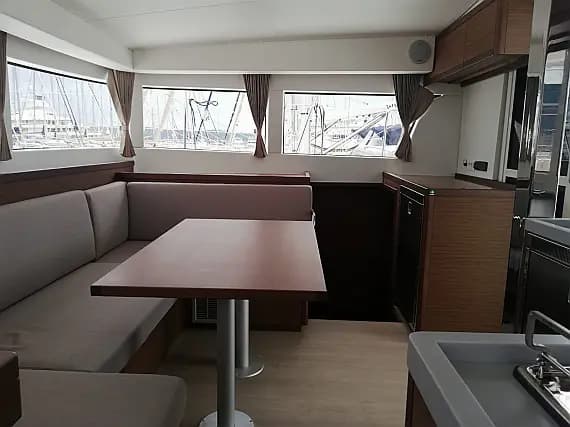 Lagoon 40 in Dubrovnik / ACI Marina Dubrovnik - Photo 2