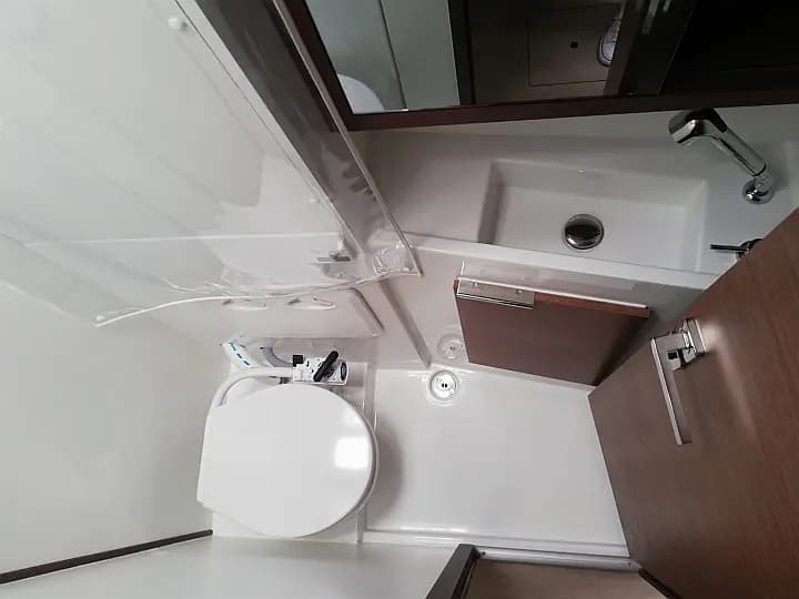 Lagoon 40 in Dubrovnik / ACI Marina Dubrovnik - Photo 5