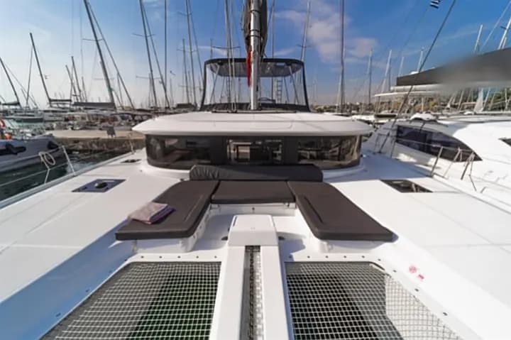 Lagoon 46 in Athens / Alimos Marina - Photo 2