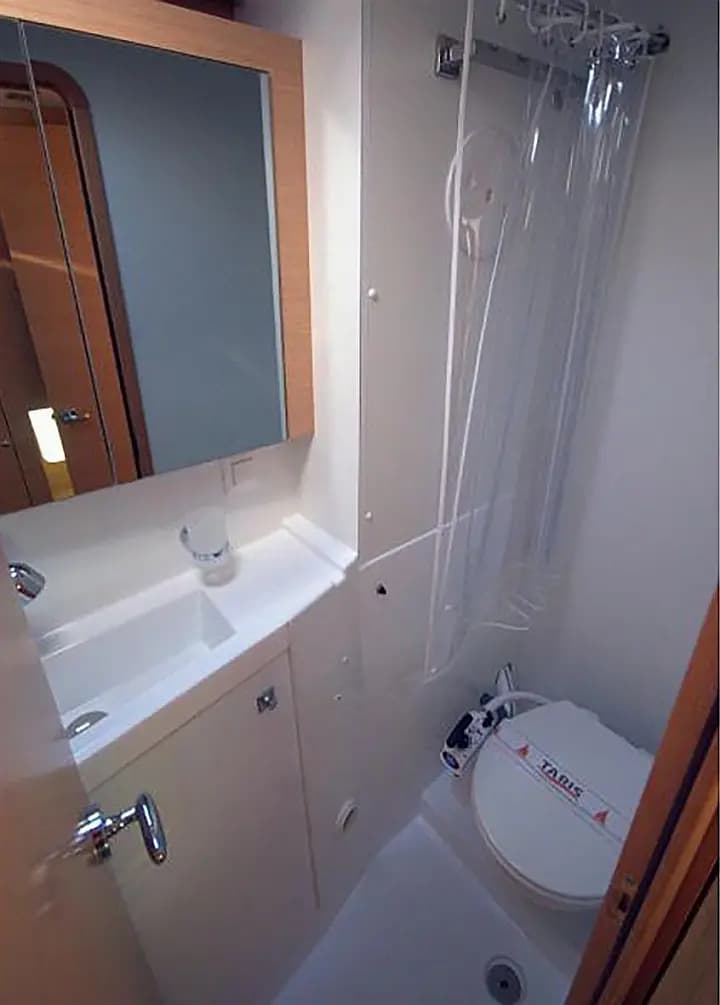 Lagoon 39 in Dubrovnik / Marina Frapa Dubrovnik - Photo 5