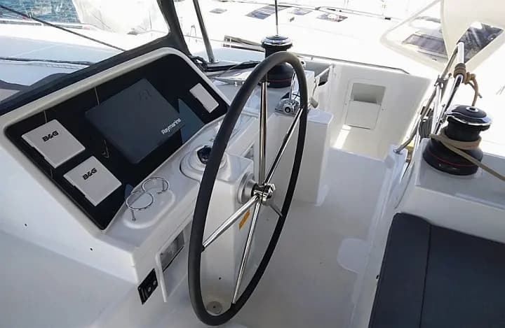 Lagoon 450 Fly in Athens / Alimos Marina - Photo 3