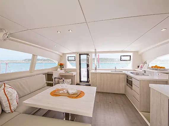 Leopard 40 in Phuket / Ao Po Grand Marina - Photo 3