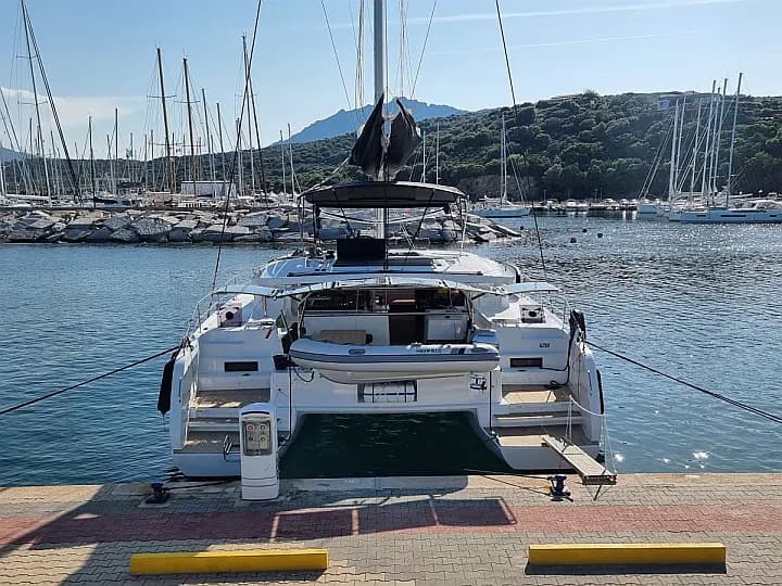 Lagoon 46 in Sardinia / Portisco / Cala dei Sardi - Photo 3