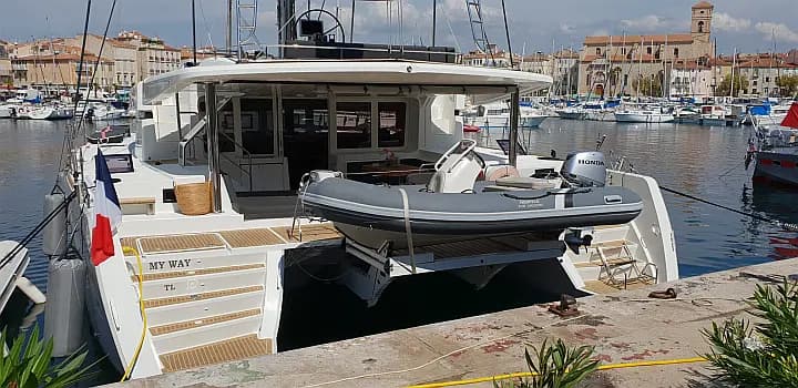 Lagoon 52F in Corsica / Ajaccio / Port Tino Rossi - Photo 4