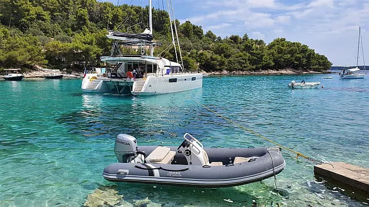Lagoon 52F in Corsica / Ajaccio / Port Tino Rossi - Photo 5