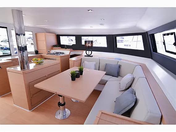 Dufour Catamaran 48 in Sicily / Capo d'Orlando Marina - Photo 3