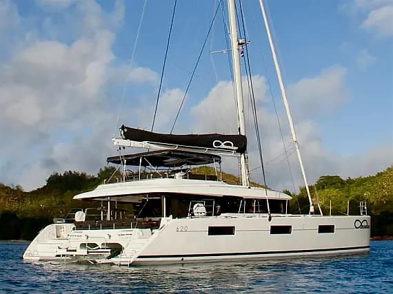 Lagoon 620 in Eden Island / Mahe, Victoria / Eden Island Marina - image 1