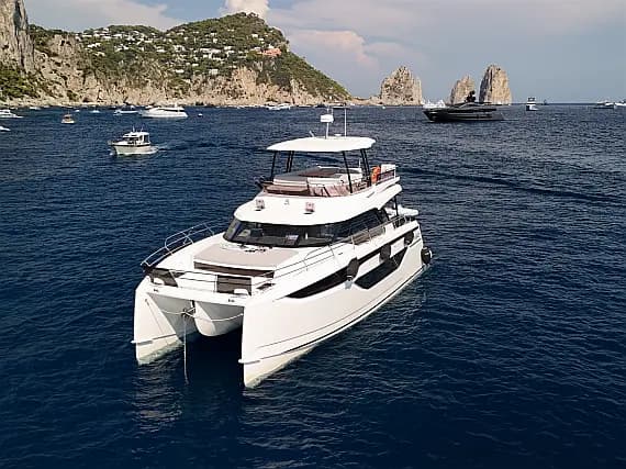 Prestige M48 in Torre Annunziata / Marina di Torre Annunziata - Photo 1