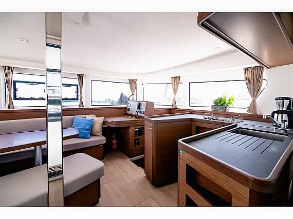 Lagoon 42 in Mykonos / Tourlos Marina - Photo 2