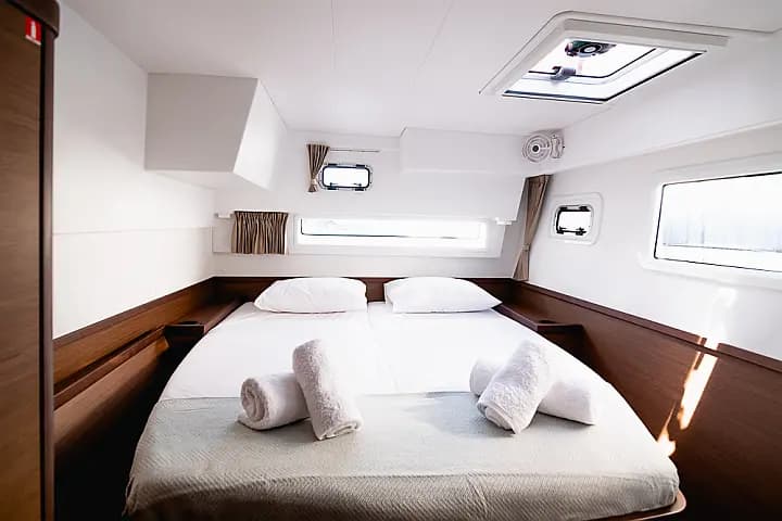 Lagoon 42 in Mykonos / Tourlos Marina - Photo 4