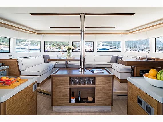 Lagoon 50 in Kaštel Gomilica / Marina Kaštela - Photo 2