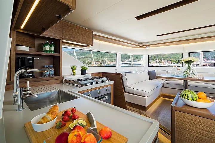 Lagoon 50 in Kaštel Gomilica / Marina Kaštela - Photo 5