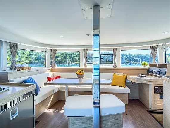 Lagoon 42 in Kaštel Gomilica / Marina Kaštela - Photo 2
