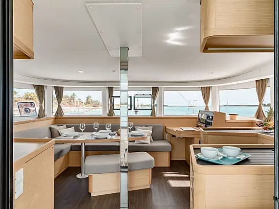 Lagoon 42 in Eden Island / Mahe, Victoria / Eden Island Marina - Photo 3