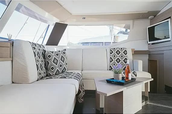 Saona 47 in Lavrion Marina - Photo 2