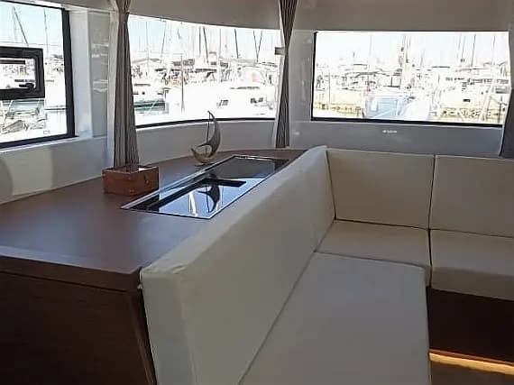 Lagoon 50 in Athens / Alimos Marina - Photo 2