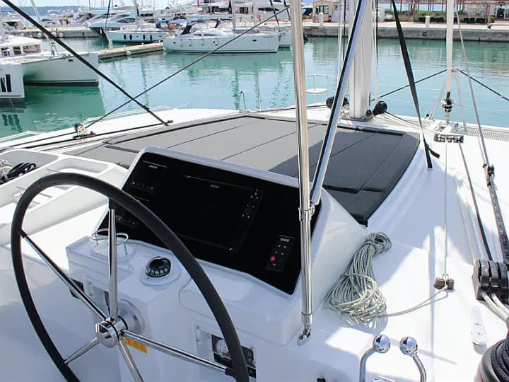 Lagoon 450 in Seget Donji / Marina Baotić - Photo 5