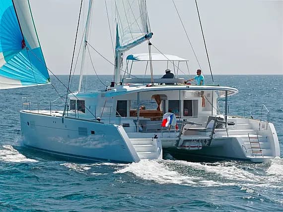 Lagoon 450 Fly in Athens / Alimos Marina - Photo 1