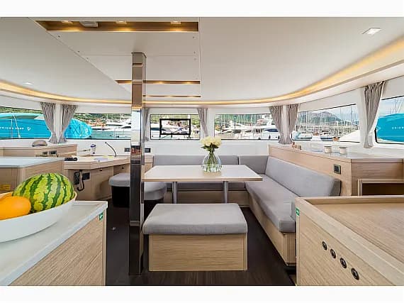 Lagoon 46 in Kaštel Gomilica / Marina Kaštela - Photo 3