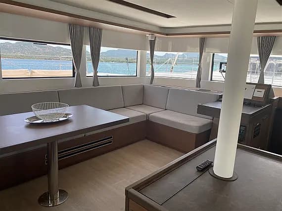 Lagoon 50 in Sardinia / Portisco / Cala dei Sardi - Photo 2