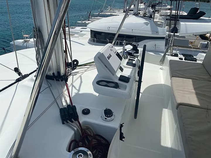 Lagoon 50 in Sardinia / Portisco / Cala dei Sardi - Photo 4