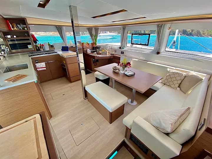 Lagoon 46 in Eden Island / Mahe, Victoria / Eden Island Marina - Photo 3