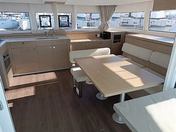 Lagoon 43 in Athens / Alimos Marina - Photo 3