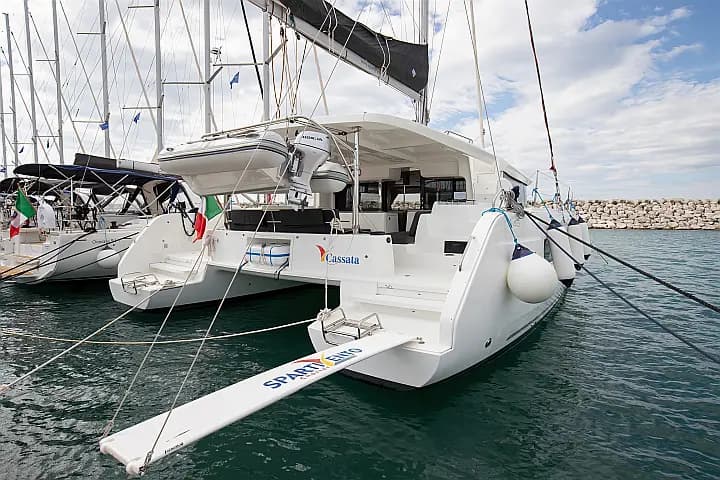 Lagoon 46 in Salerno / Marina d'Arechi - Photo 3