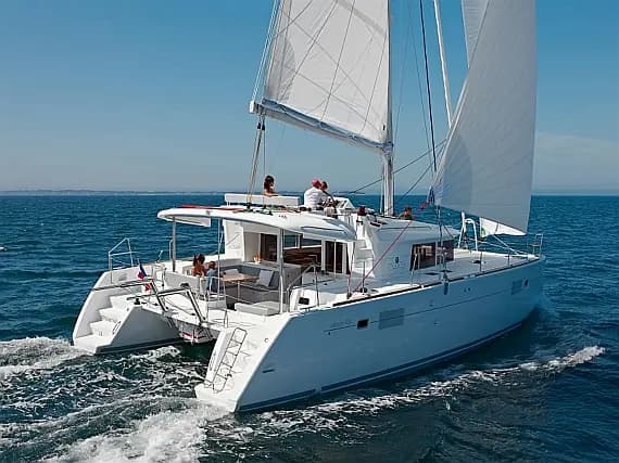 Lagoon 450 Fly in Grimaud / Port Grimaud - image 1