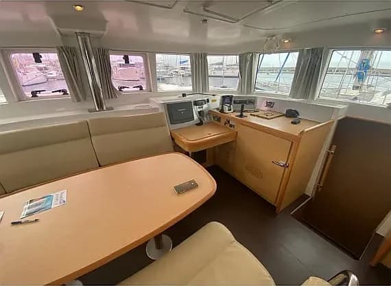 Lagoon 440 in Rome / Marina di Nettuno - Photo 2