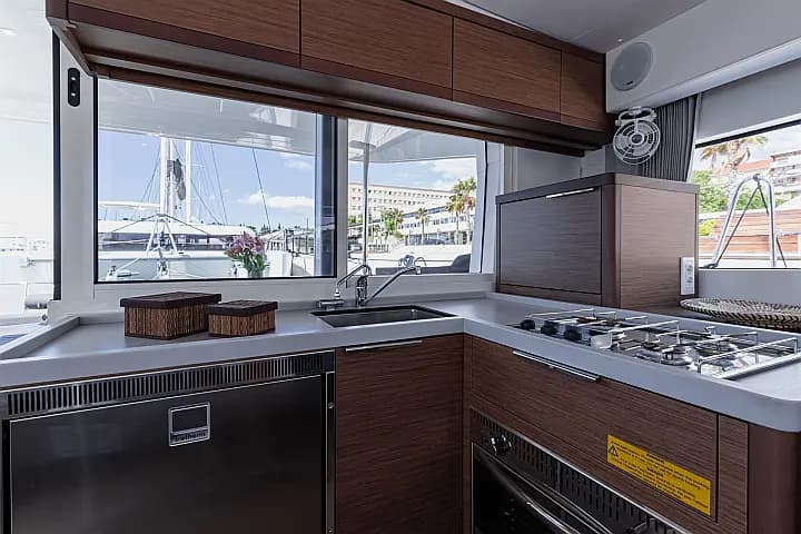 Lagoon 40 in Dubrovnik / ACI Marina Dubrovnik - Photo 4