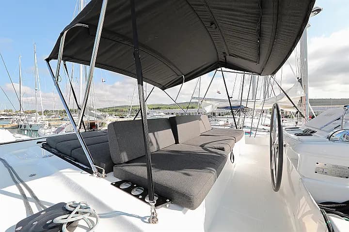 Lagoon 50 in Sukošan / D-Marin Dalmacija Marina - Photo 4