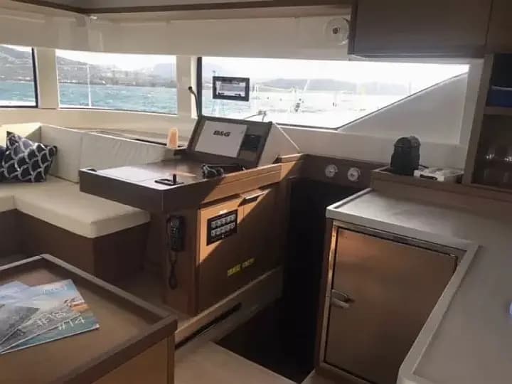 Lagoon 50 in Salerno / Marina d'Arechi - Photo 5