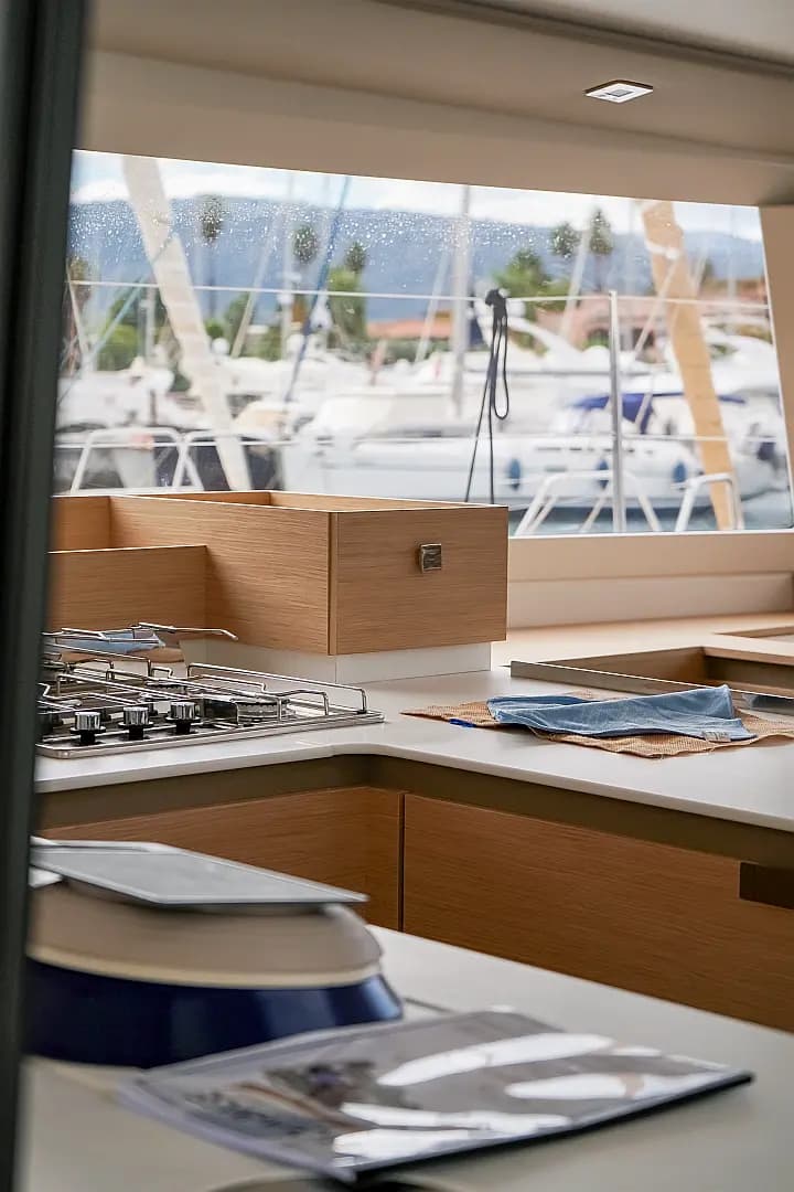 Astréa 42 in Sicily / Furnari / Marina Portorosa - Photo 4