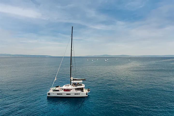 Lagoon 55 in Kaštel Gomilica / Marina Kaštela - Photo 4