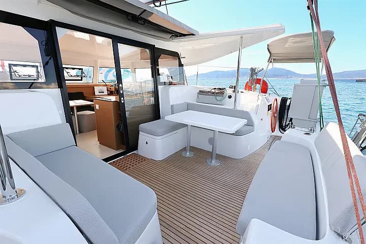 Excess 11 in Marseille / Corbieres Port - Photo 3