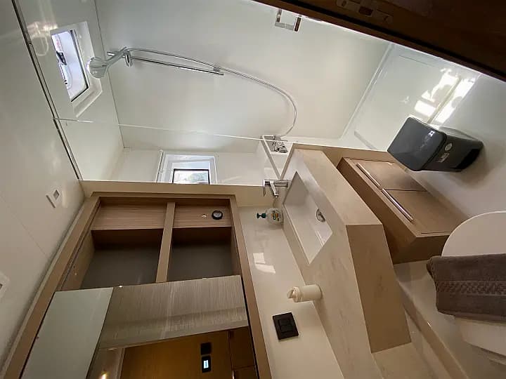 Lagoon 46 in Athens / Alimos Marina - Photo 5