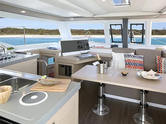 Lucia 40 in Marmaris Yacht Marina - Photo 2