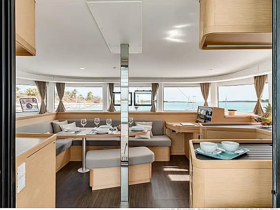 Lagoon 42 in Eden Island / Mahe, Victoria / Eden Island Marina - Photo 3