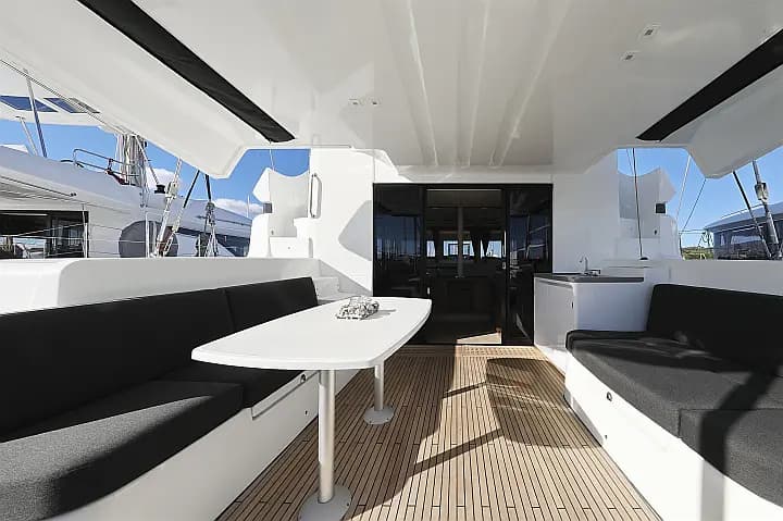 Lagoon 50 in Sukošan / D-Marin Dalmacija Marina - Photo 4