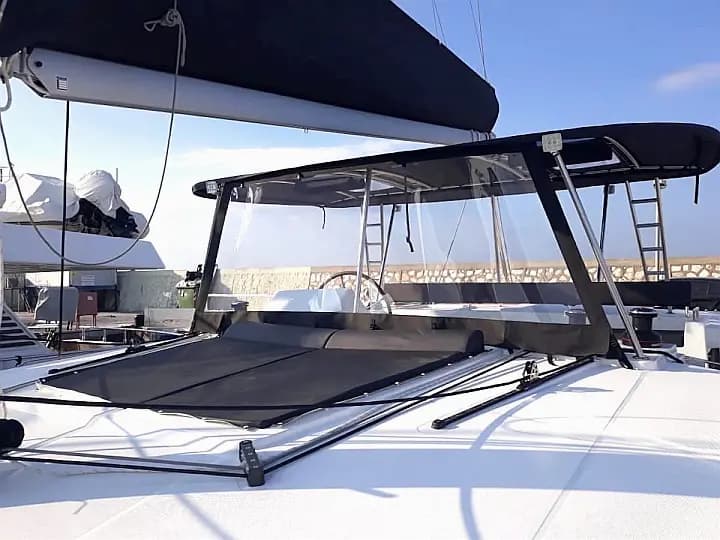 Lagoon 450 Fly in Athens / Alimos Marina - Photo 3