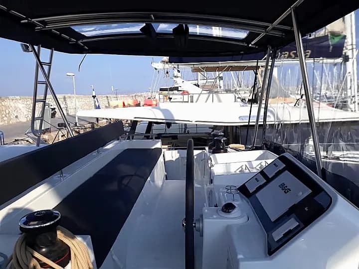 Lagoon 450 Fly in Athens / Alimos Marina - Photo 4