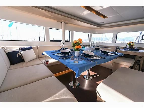 Lagoon 51 in Salerno - Photo 2