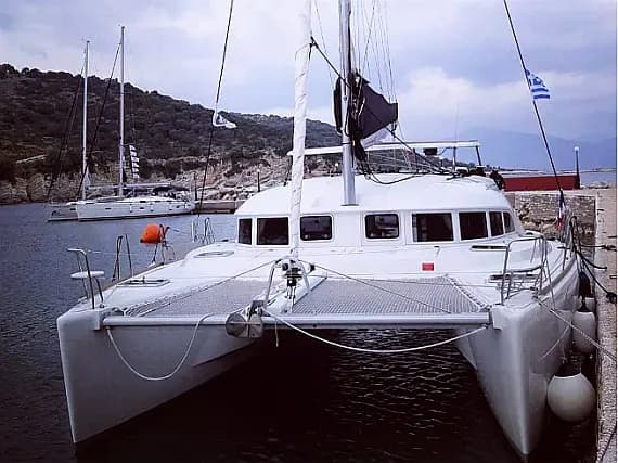 Lagoon 380 in Lefkada / Port of Lefkas - Photo 1