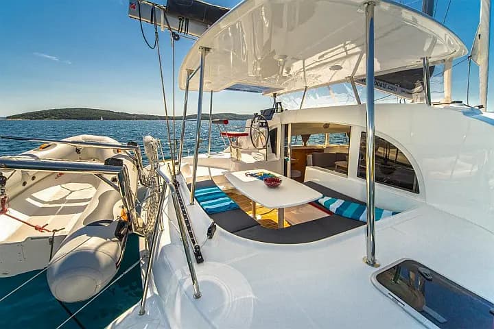 Lagoon 380 in Lefkada / Port of Lefkas - Photo 3