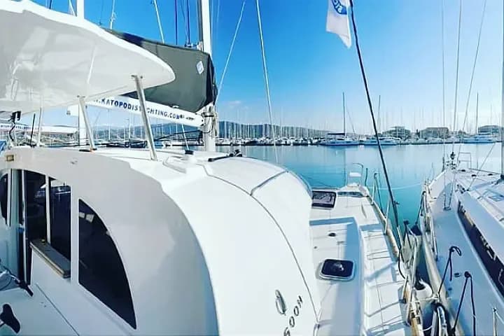 Lagoon 380 in Lefkada / Port of Lefkas - Photo 4