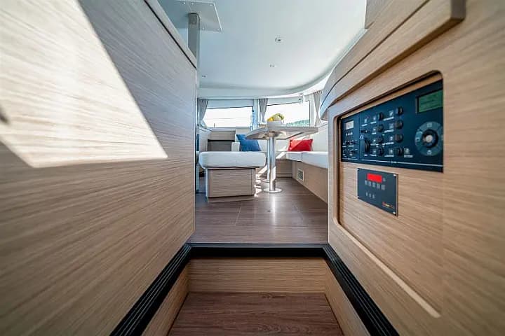 Lagoon 42 in Kaštel Gomilica / Marina Kaštela - Photo 3