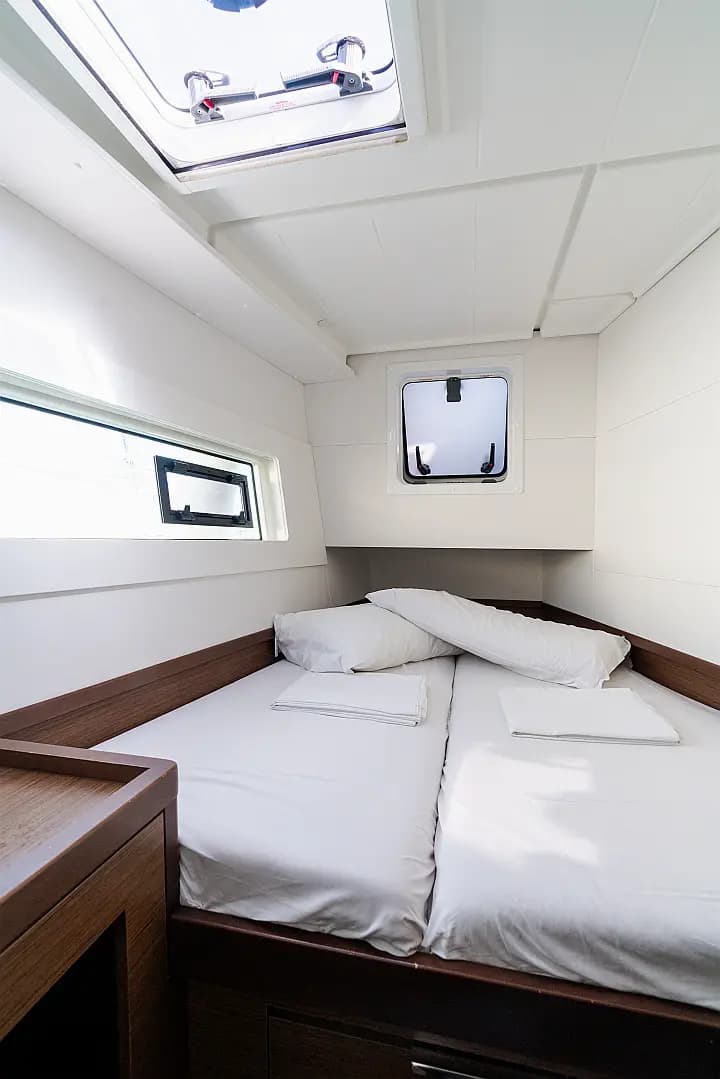 Lagoon 40 in Sicily / Furnari / Marina Portorosa - Photo 3